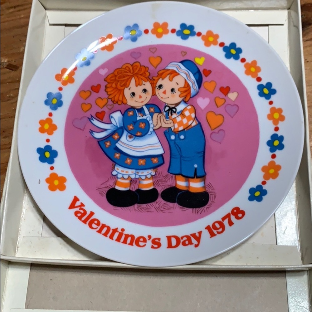 New in box vintage raggedy Ann&Andy plate 1978